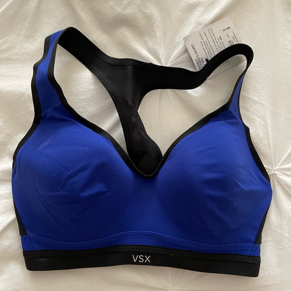 Victoria secret sports bra with tags still on, never worn. Size 32d